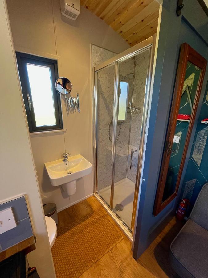 Stepping Stones Glamping Little Red Hotel Bantry Exterior foto