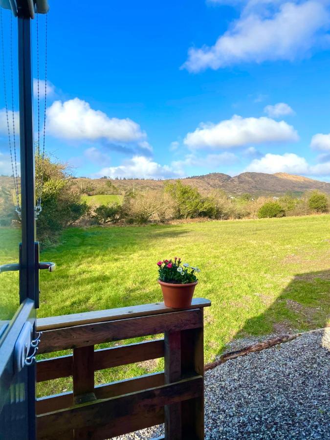 Stepping Stones Glamping Little Red Hotel Bantry Exterior foto
